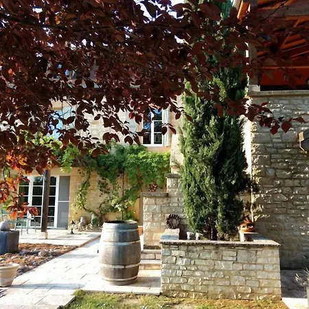 La Lezardiere