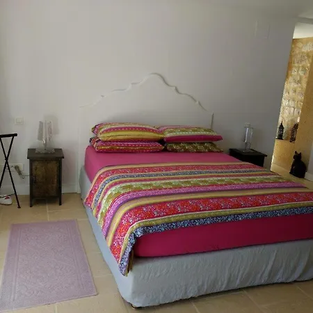 La Lezardiere Bed & Breakfast *