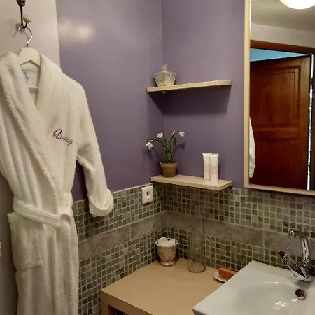La Lezardiere Bed & Breakfast *